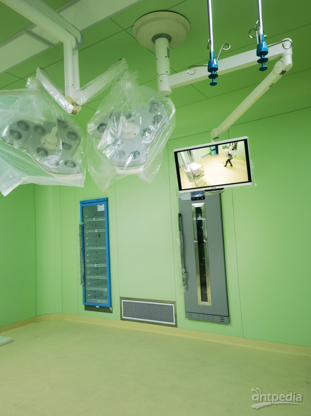 医院异地搬迁新建项目净化装饰工程智能保温柜