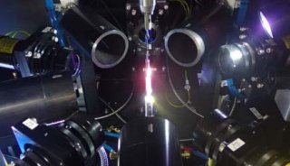 新一代高性能激光浮区法单晶炉